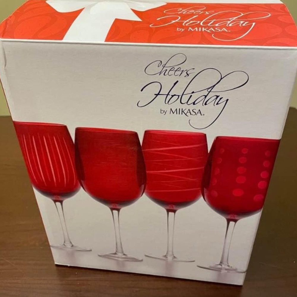 Mikasa Cheers Holiday Red Wine Glass Collection